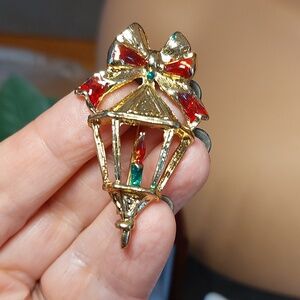 Christmas Lantern Vintage Enamel Goldtone Brooch
